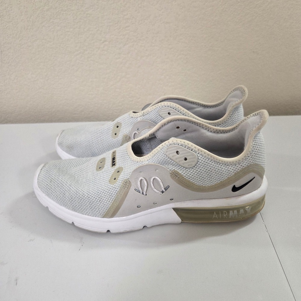 Nike Air Max Womens Size 11 Light Gray Athletic Running Shoes Sneakers